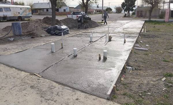 Avanzan las obras en la manzana deportiva y cultural de Camarones