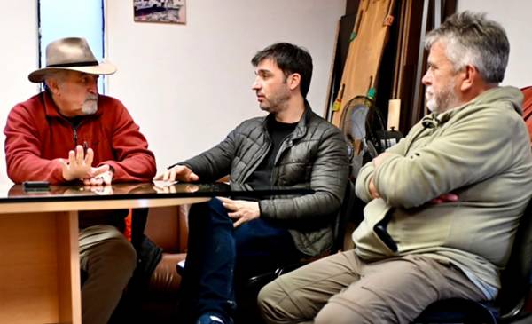 Torres recorrió los barrios afectados por las intensas lluvias en Comodoro Rivadavia