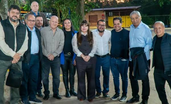 Béliz viajo a Iguazú en representación de FAECyS