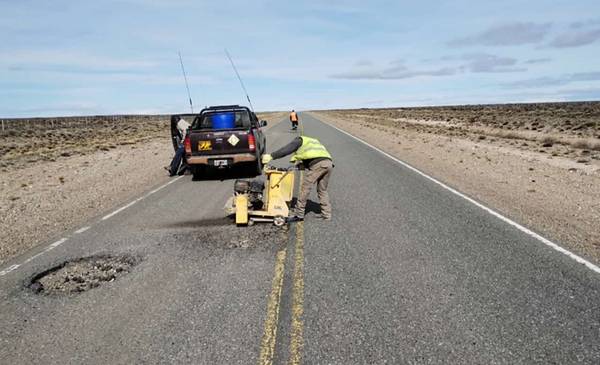 Vialidad santacruceña realizó trabajos de bacheo en la ruta 40 ...