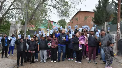 Beliz recorrió el barrio Planta de Gas