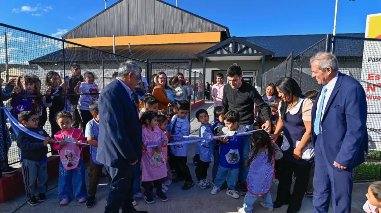 El gobernador Torres inauguró la Escuela Nº477 de nivel inicial en Paso de Indios 