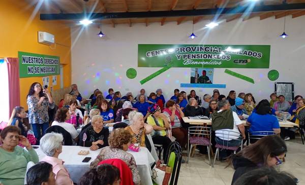 Jornada de arte y recreación por los derechos de las personas mayores en Rawson