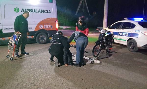 Un motociclista fue trasladado al hospital tras impactar con combi - Últimas Noticias: El Chubut