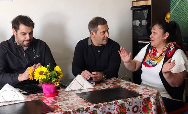 Luque recorrió barrios de Esquel y puso el foco en la falta de oportunidades para los jóvenes - Últimas Noticias: El Chubut