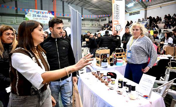 Torres acompañó la Fiesta del Novillito en 28 de Julio y destacó su aporte a la producción y la economía regional - Últimas Noticias: El Chubut