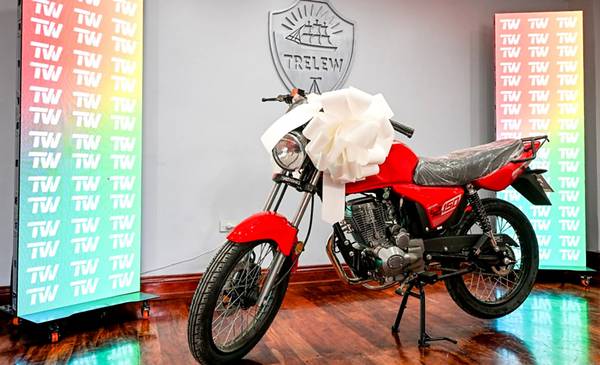 El Municipio de Trelew realizó el segundo sorteo de motos entre contribuyentes al día - Últimas Noticias: El Chubut