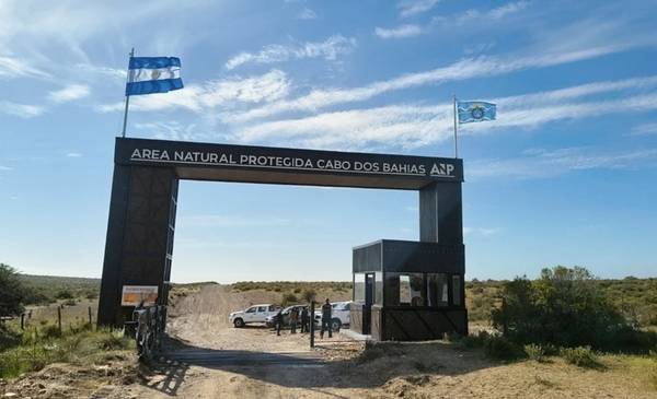 Camarones inauguró el nuevo pórtico de ingreso a Cabo de Bahías - Últimas Noticias: El Chubut