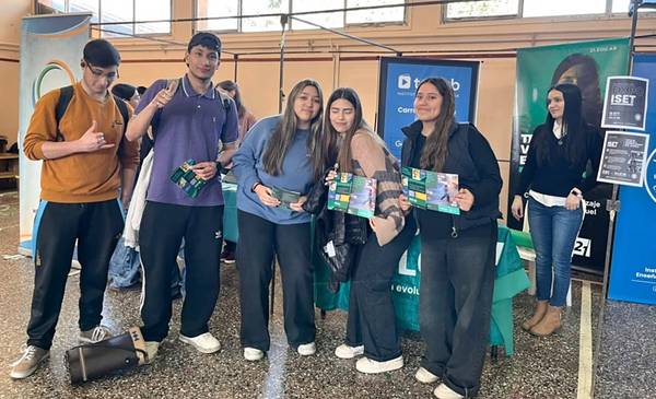 Estudiantes de la Escuela 713 visitaron la Expo Carreras 2026 - Últimas Noticias: El Chubut