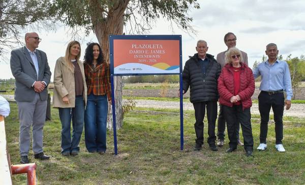 Impusieron el nombre de Darío James a una plazoleta en el Centro Arturo Roberts - Últimas Noticias: El Chubut