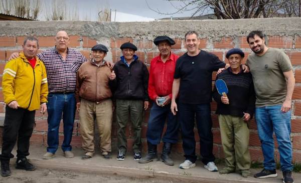 El diputado Luque se reunió con vecinos en Tecka - Últimas Noticias: El Chubut
