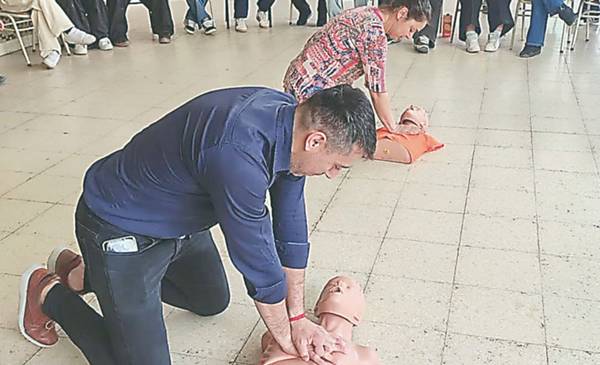 Primeros auxilios y RCP para los estudiantes - Últimas Noticias: El Chubut