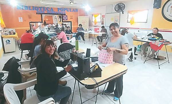 Gran demanda para aprender costura creativa en Centro de Jubilados Trelew - Últimas Noticias: El Chubut