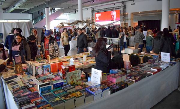 Feria del Libro y las Artes: la agenda completa de actividades para este viernes - Últimas Noticias: El Chubut