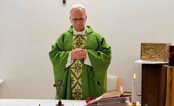 El Vaticano difundió las primeras fotos del papa León XIV tras su cirugía - Últimas Noticias: El Chubut