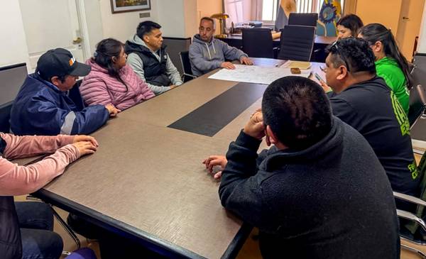 El Ejecutivo recibió a SOEME y ATE en el marco de las negociaciones paritarias - Últimas Noticias: El Chubut