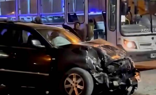 Sin licencia y con alcohol en sangre choco un colectivo - Últimas Noticias: El Chubut
