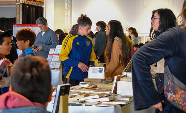 Feria del Libro y las Artes en Trelew: la agenda completa de este sábado - Últimas Noticias: El Chubut