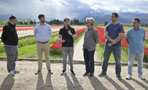 Governor Torres says Esquel airport tower tender will follow parking lot completion