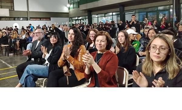 Con emotivo acto, el ISET 820 celebró un nuevo aniversario - Últimas Noticias: El Chubut