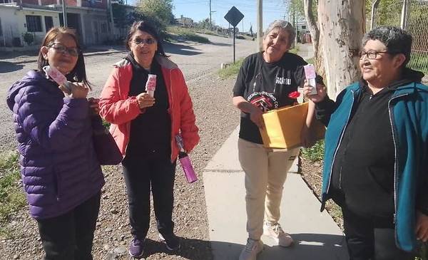 Un chocolate para las mamás en la vecinal del barrio Corradi - Últimas Noticias: El Chubut