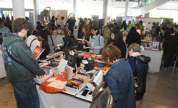 Llega a su fin la Feria del Libro y las Artes de Trelew con una amplia agenda en el MEF - Últimas Noticias: El Chubut