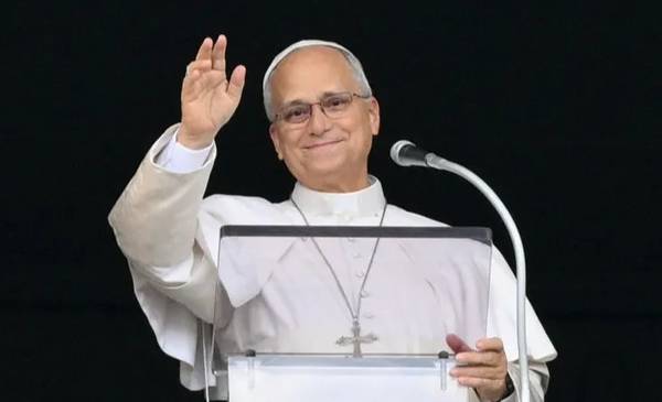 El papa saludó a la multitud por primera vez desde su operación - Últimas Noticias: El Chubut