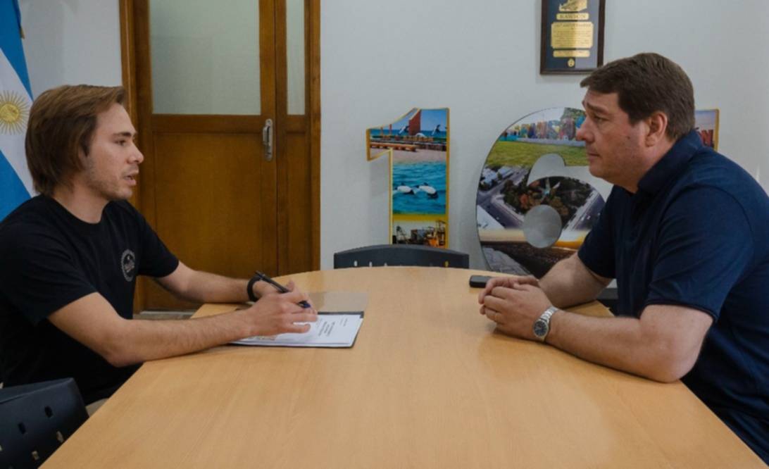 Joven presenta al intendente Biss una propuesta para refuncionalizar el Skate Park de la Plaza de la Cooperación