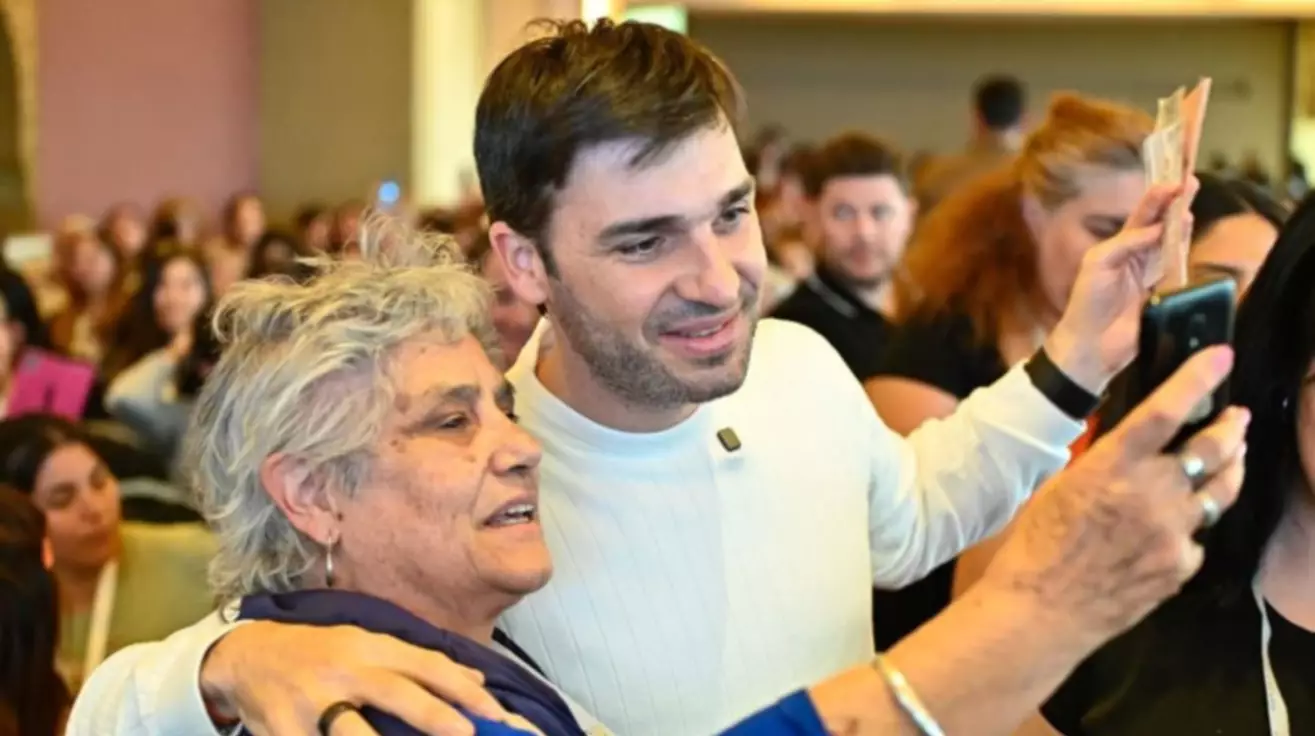 Torres acompañó a cientos de mujeres en el cierre de “Raíz Emprendedora” Torres acompañó a cientos de mujeres en el cierre de “Raíz Emprendedora”