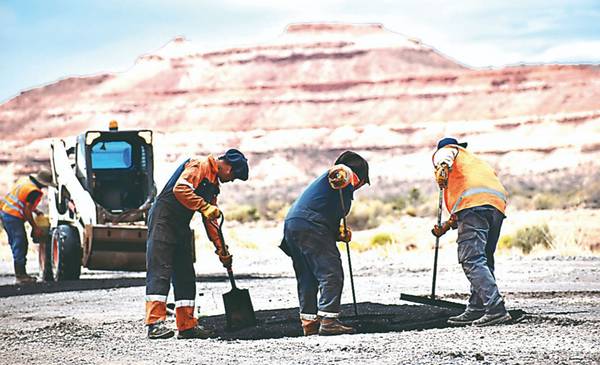 Vialidad Nacional repara tramo de la Ruta 25 entre Las Plumas y Tecka ...